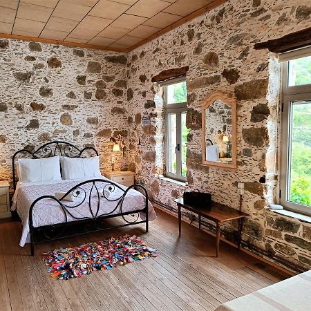 Casa Pappadiana Traditional stonehouse Villa Kefalion Bagian luar foto